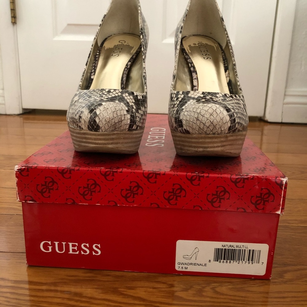 Guess Gwadrienale leather shoes size 7.5M - Picture 8 of 9